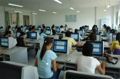 國嵌教育軟件的技術(shù)開發(fā) 創(chuàng)新驅(qū)動與未來展望